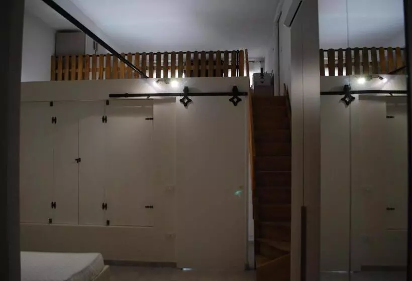 Luxar Room