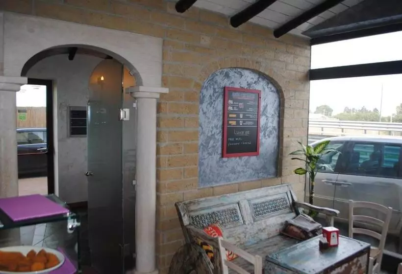 Luxar Room