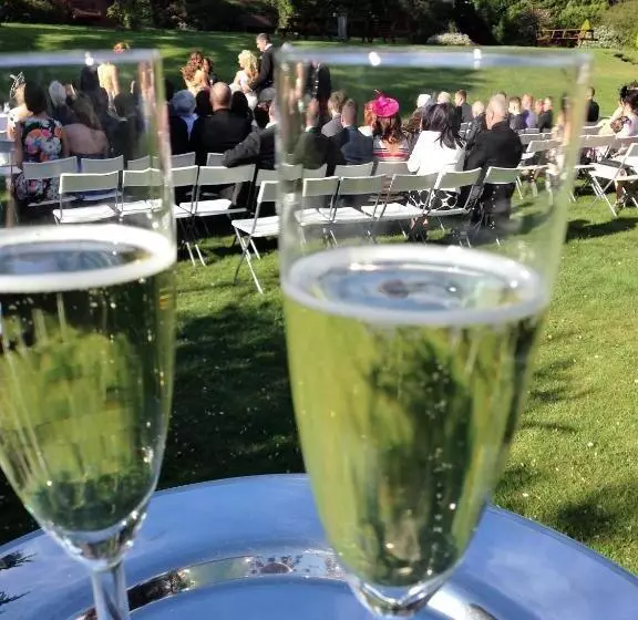 Hotelli Dunmar House