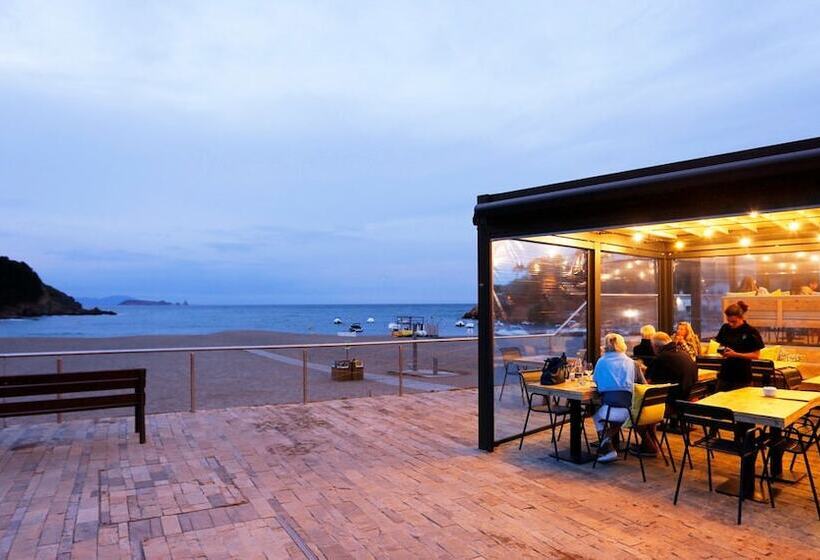 Отель Hostal Ses Negres