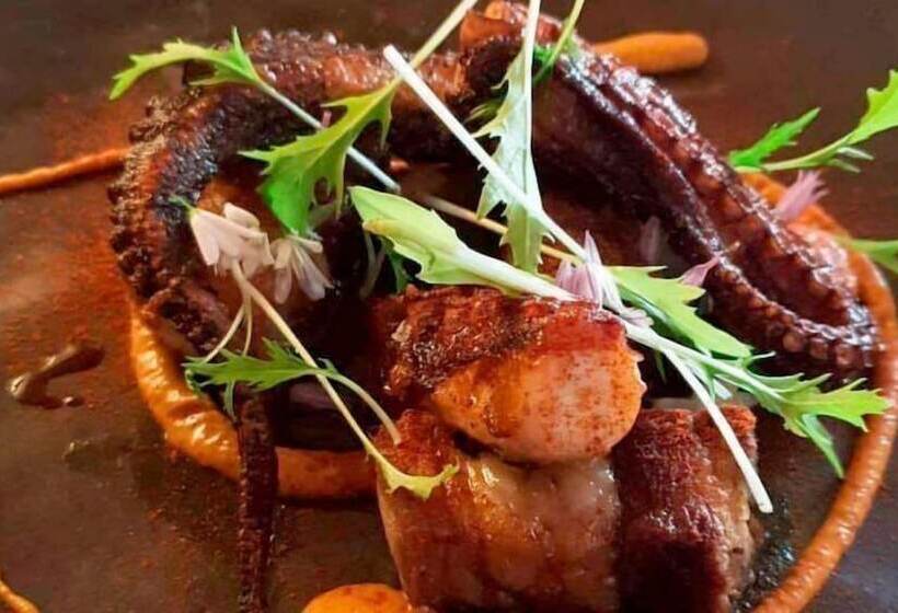 Отель Hostal Ses Negres