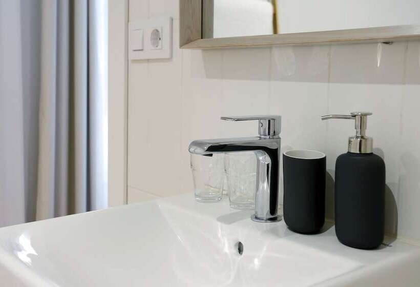 Отель Hostal Ses Negres