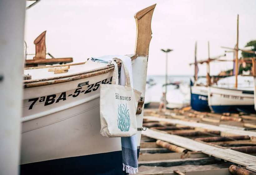 Отель Hostal Ses Negres