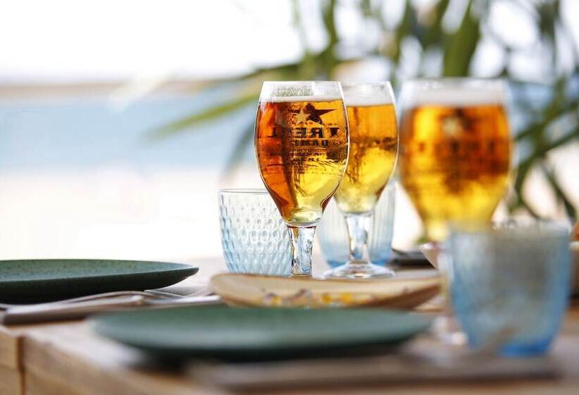 Отель Hostal Ses Negres