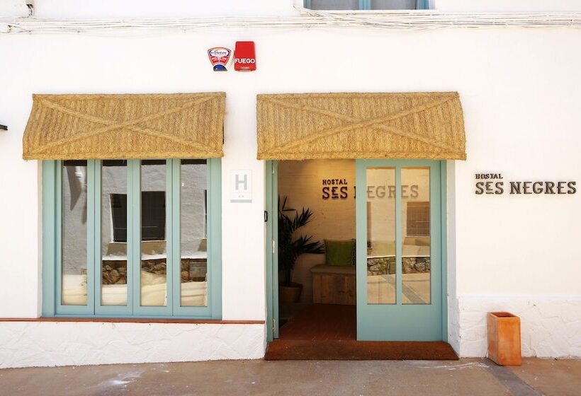 Отель Hostal Ses Negres