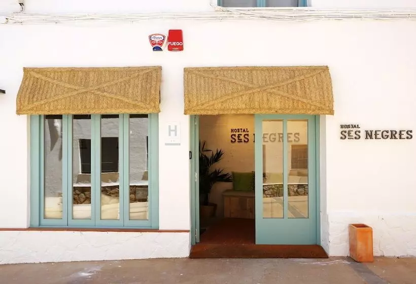 ホテル Hostal Ses Negres