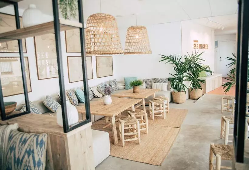 ホテル Hostal Ses Negres