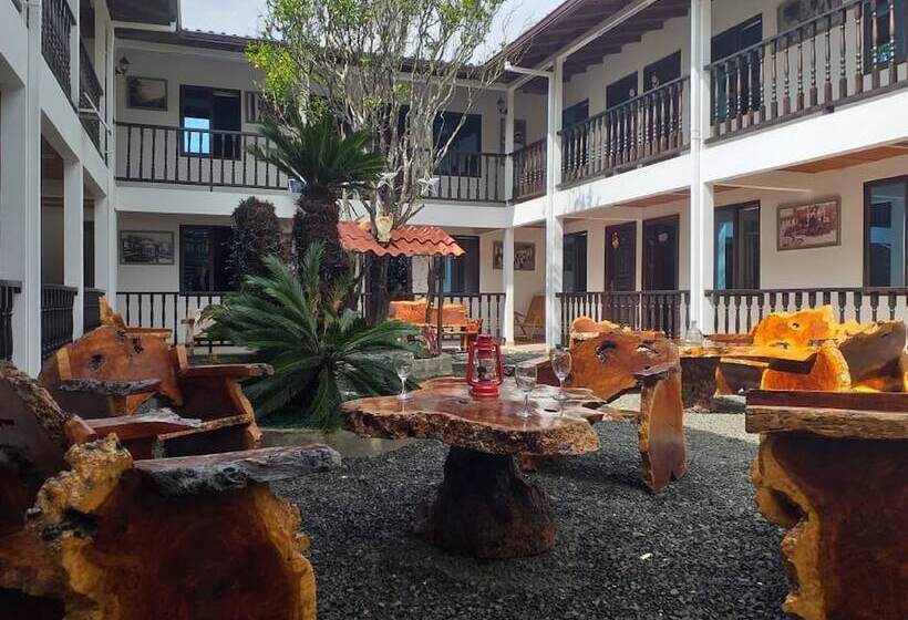 בית מלון כפרי La Tia Emiss