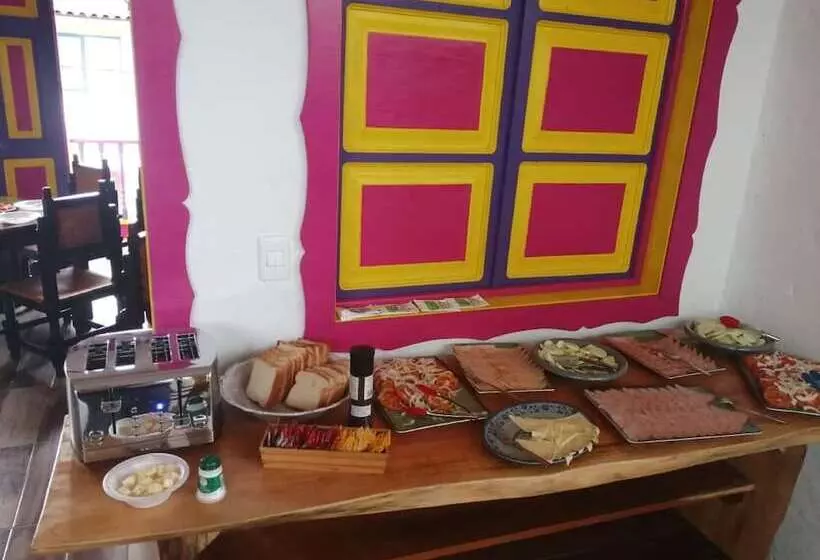 هتل La Tia Emiss
