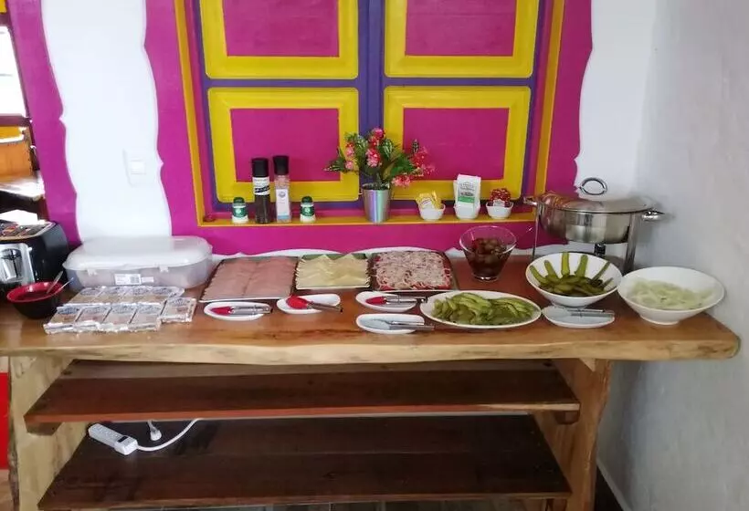 هتل La Tia Emiss