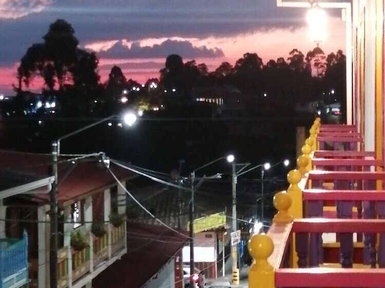 בית מלון כפרי La Tia Emiss