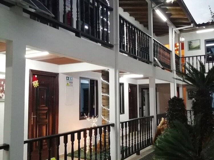 בית מלון כפרי La Tia Emiss