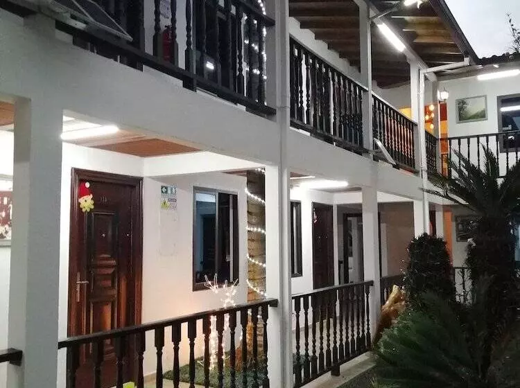 هتل La Tia Emiss