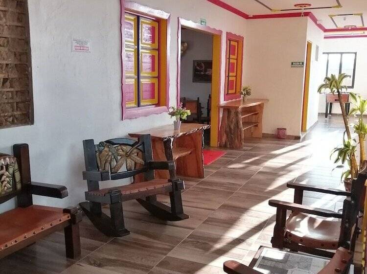 בית מלון כפרי La Tia Emiss