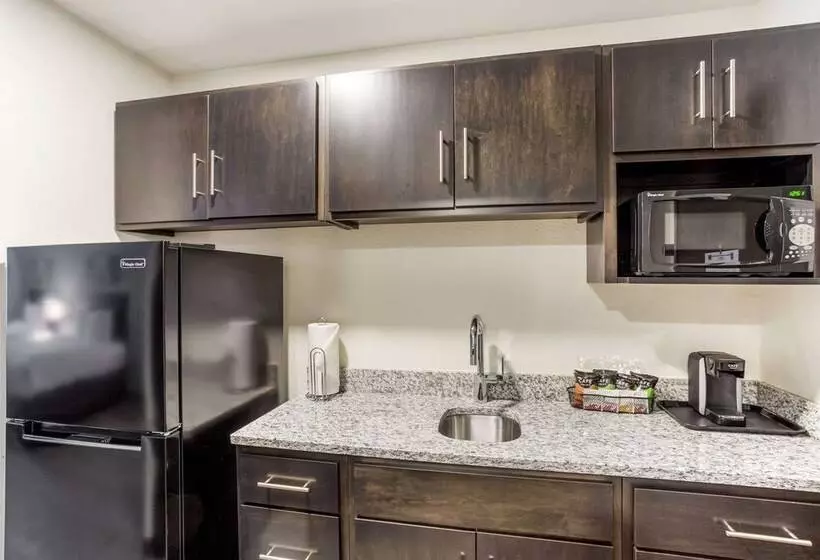 Hotelli Mainstay Suites Logan Ohio Hocking Hills