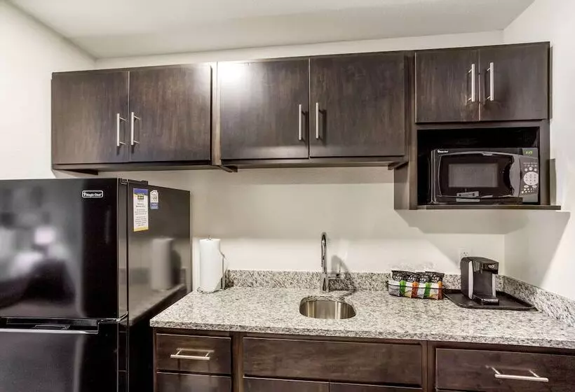 Hotelli Mainstay Suites Logan Ohio Hocking Hills