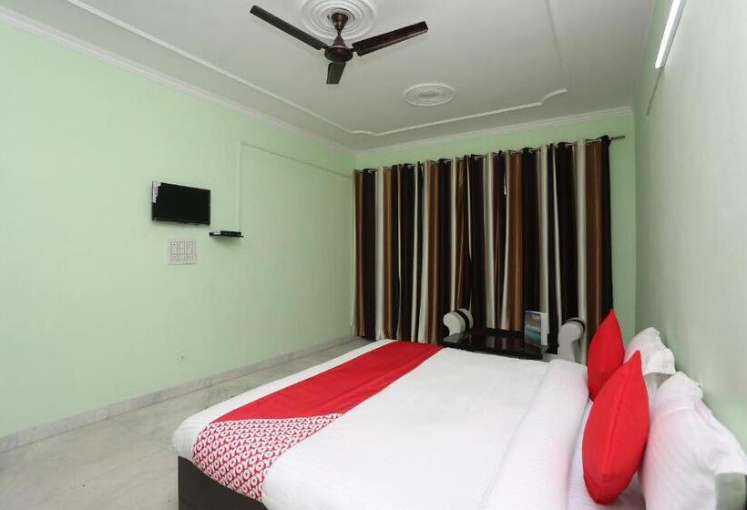 호텔 Oyo 18669 Shree Palce