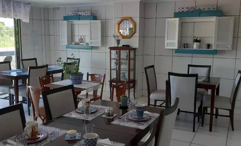 هتل Pousada Cris Garden Bed&breakfast