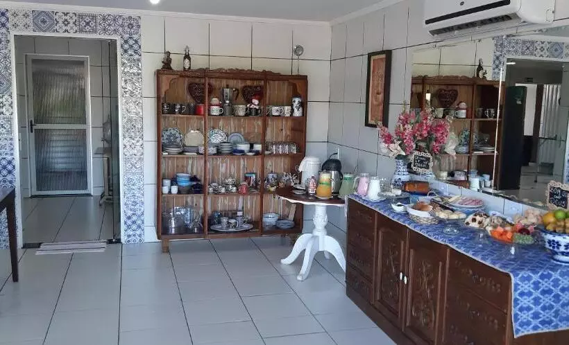 هتل Pousada Cris Garden Bed&breakfast