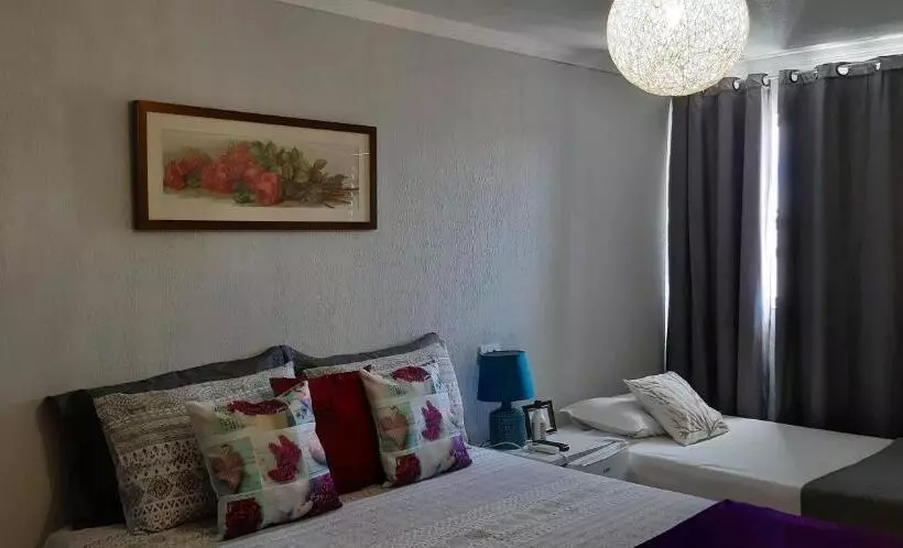 هتل Pousada Cris Garden Bed&breakfast