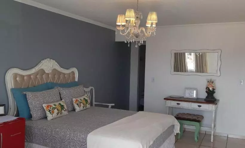 هتل Pousada Cris Garden Bed&breakfast