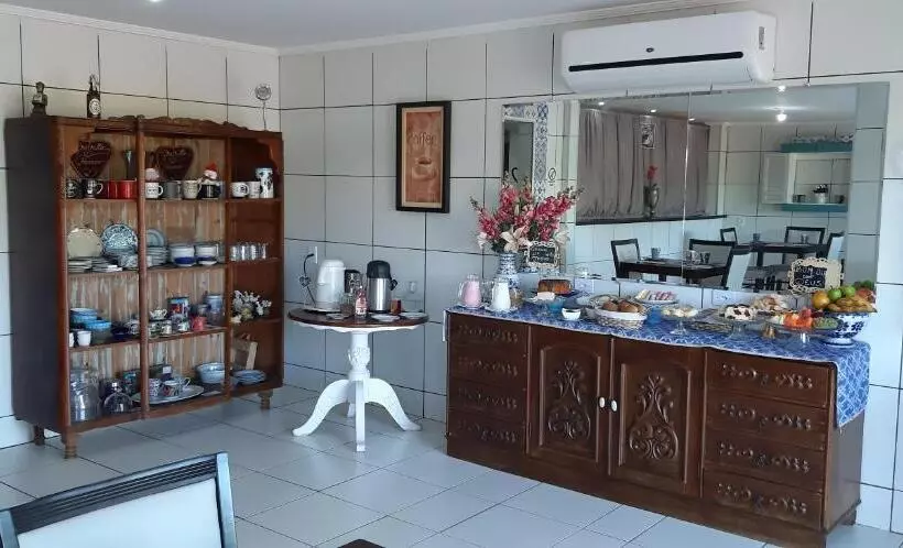 هتل Pousada Cris Garden Bed&breakfast