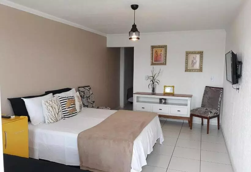 هتل Pousada Cris Garden Bed&breakfast