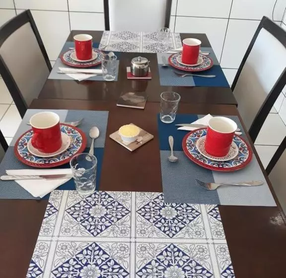 هتل Pousada Cris Garden Bed&breakfast