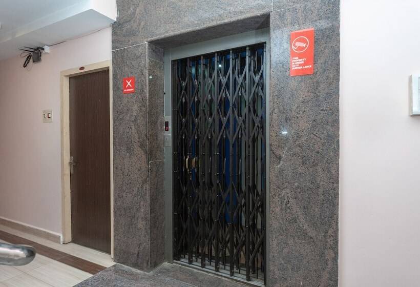 Oyo 16749 Hotel Paris