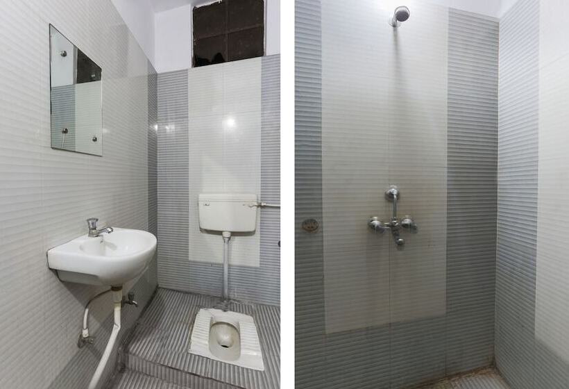 Oyo 16749 Hotel Paris