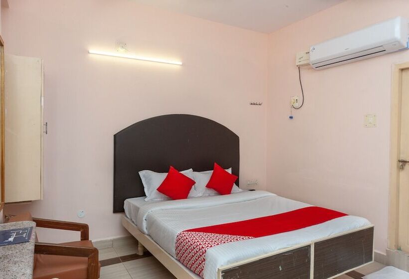 Oyo 16749 Hotel Paris