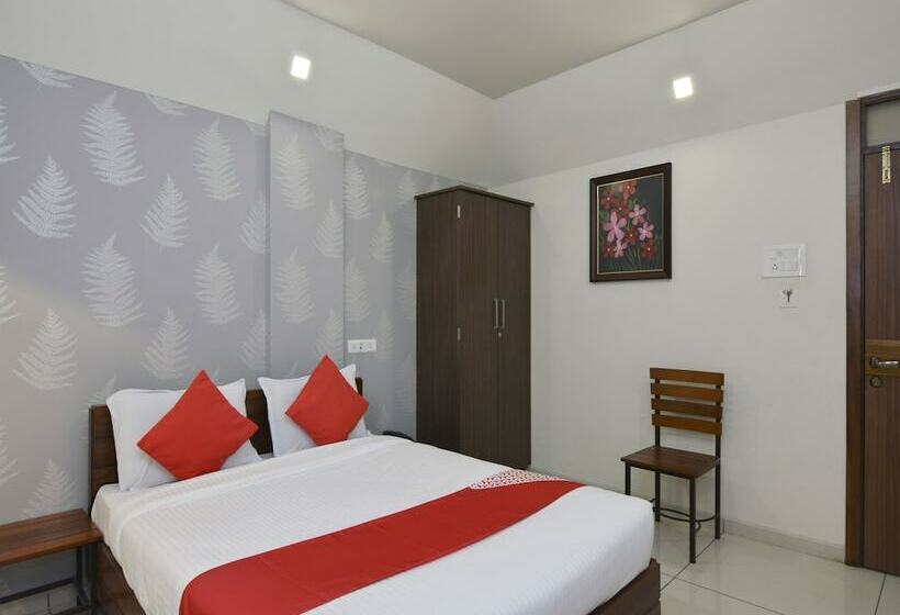 Oyo 22827 Hotel Prafulla