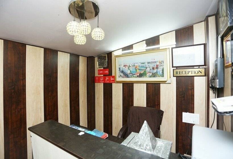 Oyo 9452 Hotel Moonlight