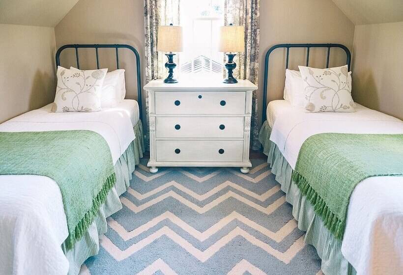 ユースホステル The Red Fox Inn & Tavern