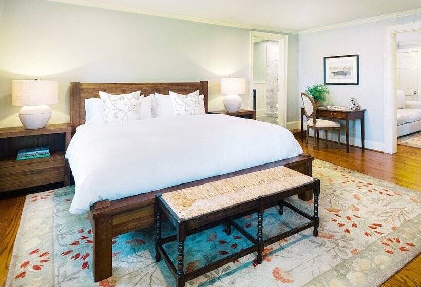 ユースホステル The Red Fox Inn & Tavern