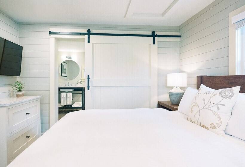 ユースホステル The Red Fox Inn & Tavern