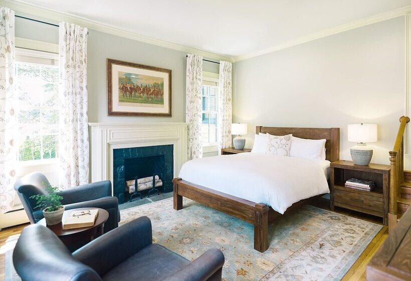 ユースホステル The Red Fox Inn & Tavern