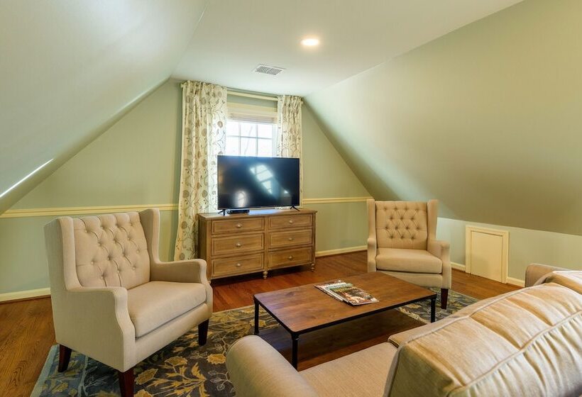 ユースホステル The Red Fox Inn & Tavern