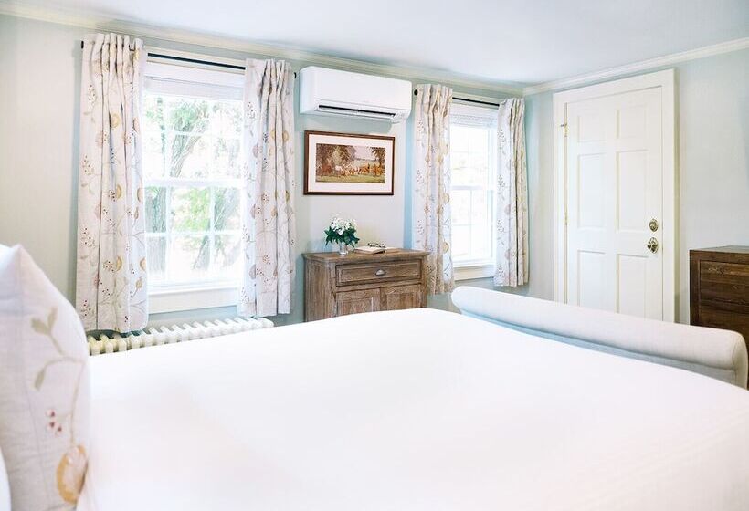 ユースホステル The Red Fox Inn & Tavern