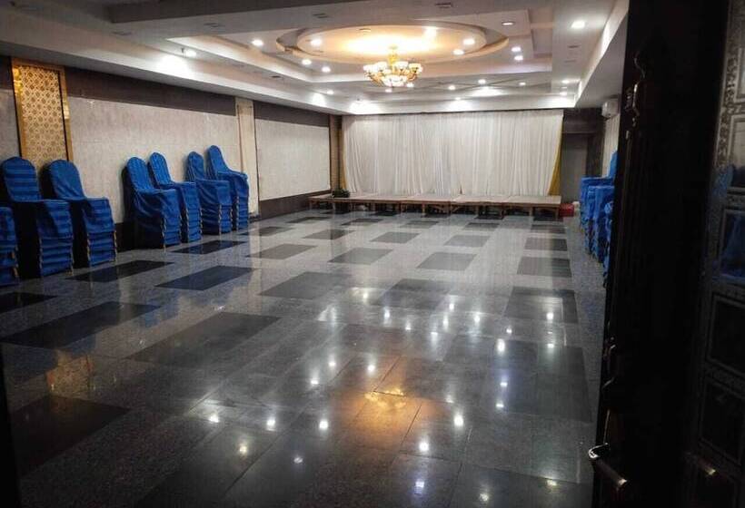 Hotel Vijay Park Alandur