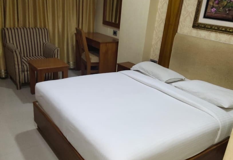 Hotel Vijay Park Alandur