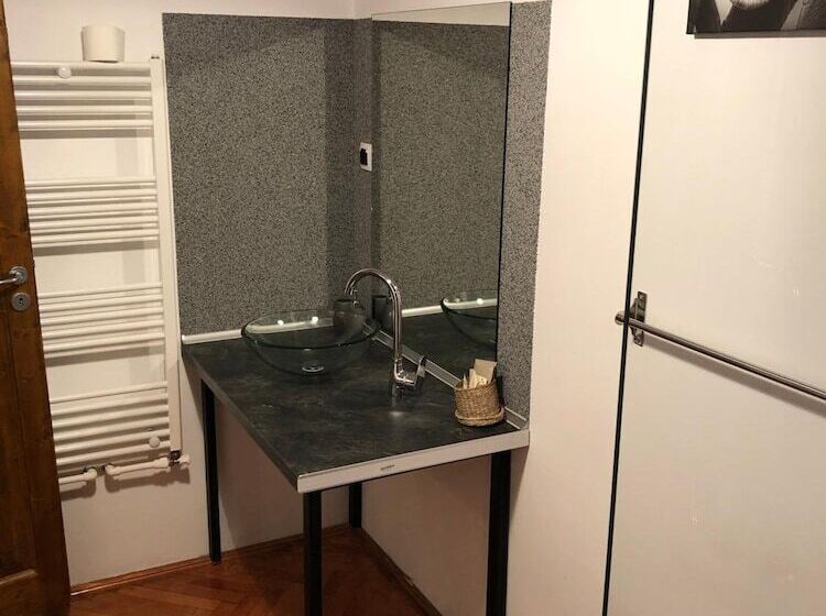 Отель Poet Pastior Residence