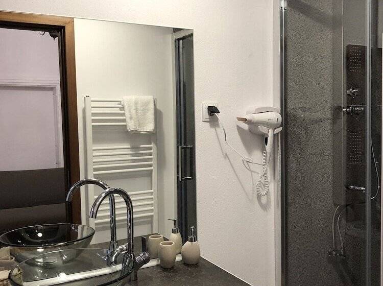 Отель Poet Pastior Residence