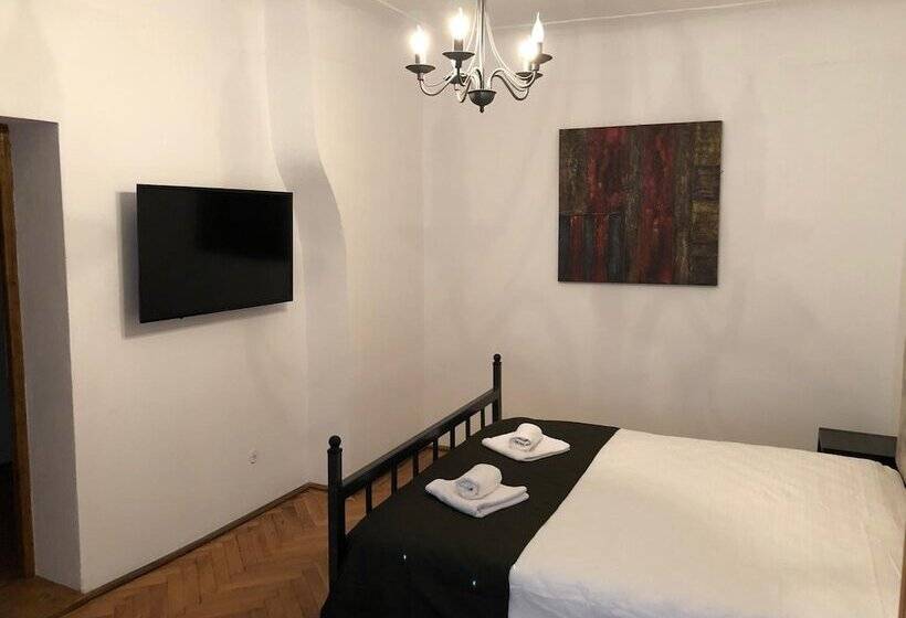 Отель Poet Pastior Residence