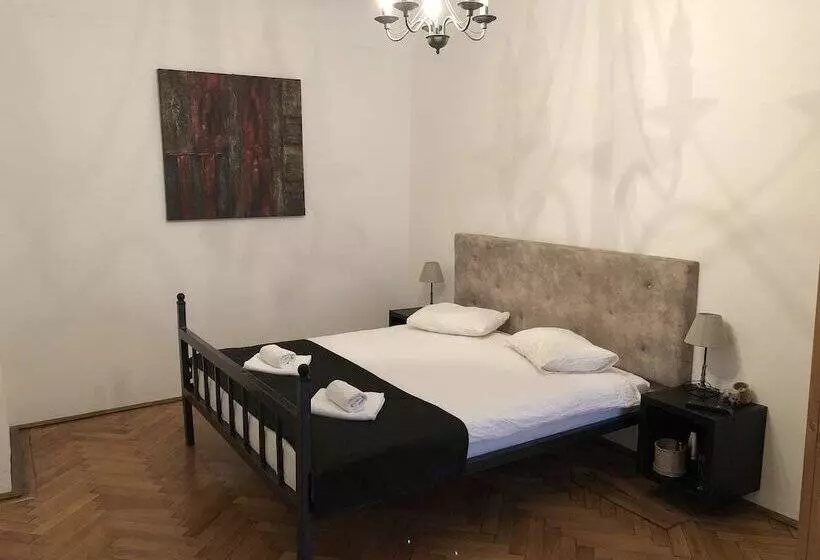 هتل Poet Pastior Residence