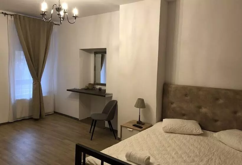 هتل Poet Pastior Residence
