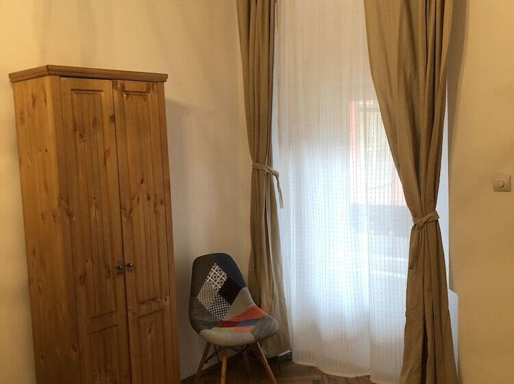 Отель Poet Pastior Residence