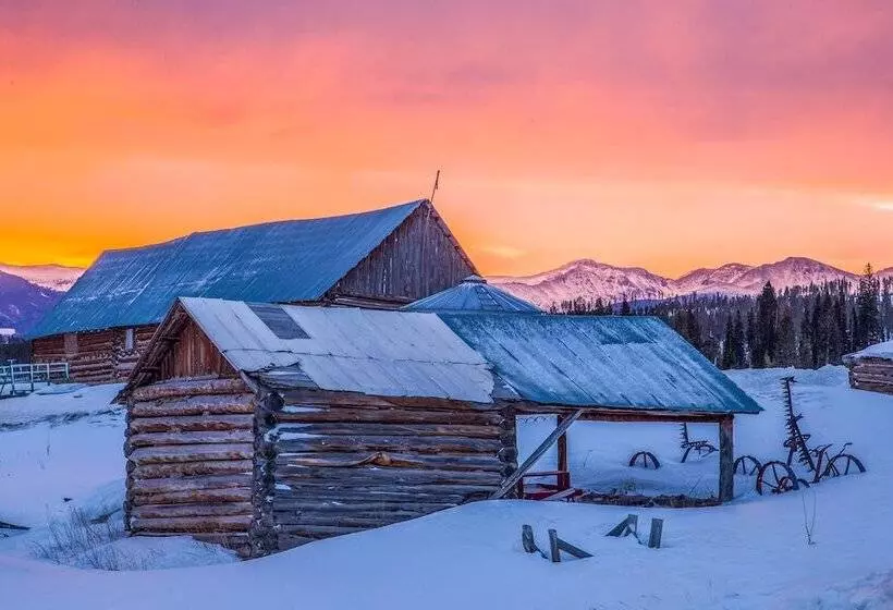 Hotelli Ymca Of The Rockies   Snow Mountain Ranch