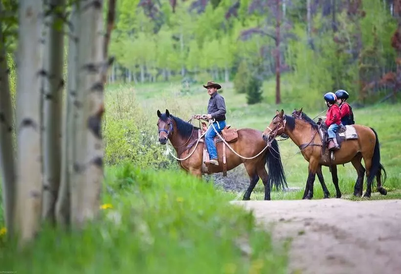Hotelli Ymca Of The Rockies   Snow Mountain Ranch