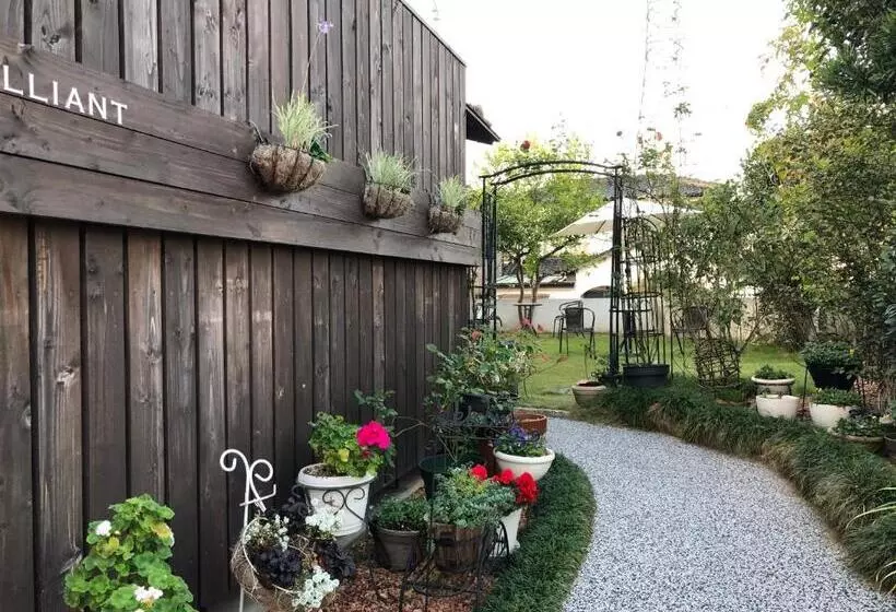ペンション Guest House Rokumano